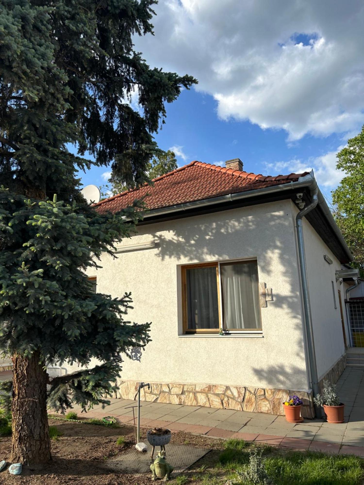 Tavaszpart Vendeghaz Apartment Szeged Exterior photo